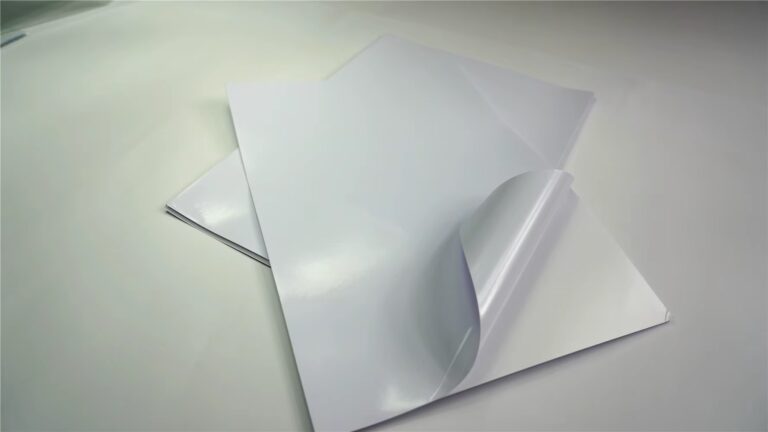 Матовая, глянцевая, полуматовая: как поверхность бумаги меняет изображение